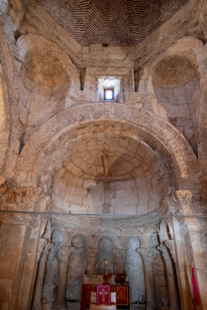 kloster der jungfrau maria in midyat, mardin - midyat stock-fotos und bilder