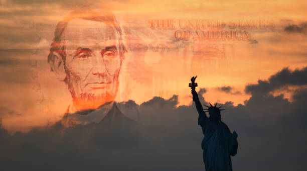 istock Statue of Liberty & lincoln 1219958271