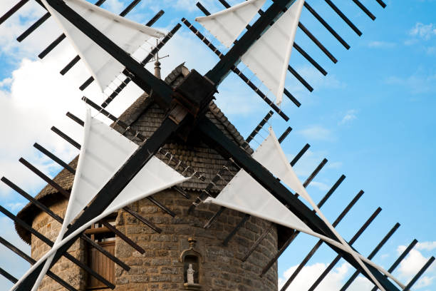 Moulin de la Falaise in Batz sur Mer in Brittany is a beautiful wind mill. It always produce flour. It’s also named  « Moulin Sainte-Espérance. »