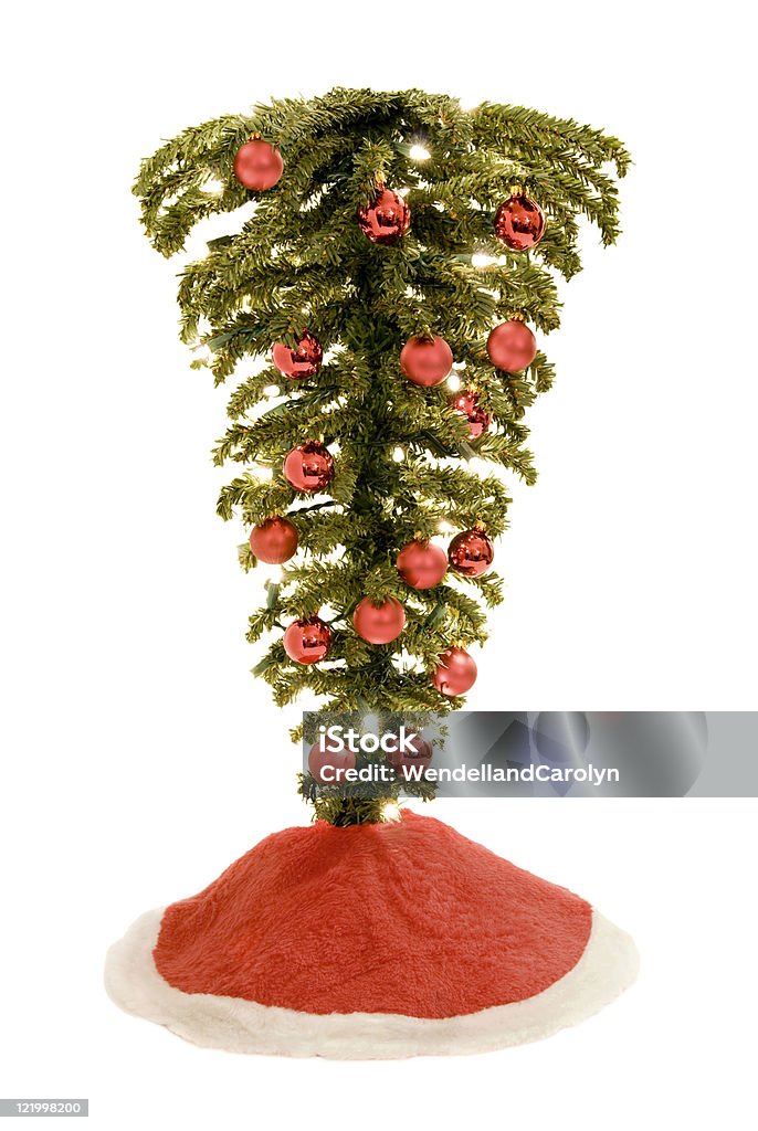 Foto de Árvore De Natal De Cabeça Para Baixo Em Posição Isolada No Branco e  mais fotos de stock de Árvore de Natal - iStock