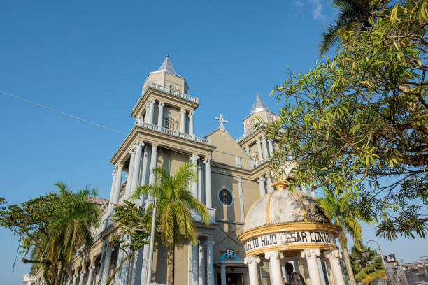 facciata della chiesa di san francisco de asís - choco foto e immagini stock