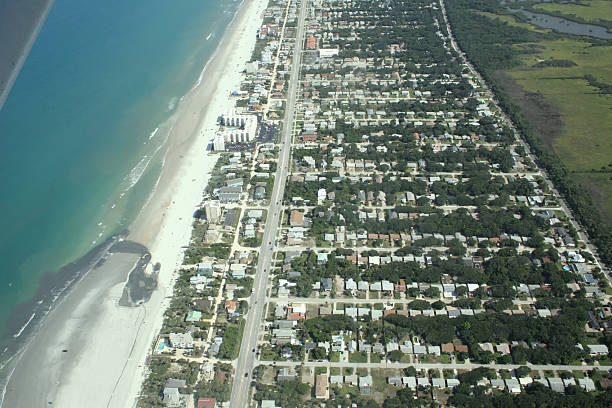istock Aerial view of the florida coastline 122010391