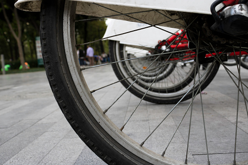 In different parts of Mexico City there are bicycle rentals to walk around the city, this photo was taken in the historic center, right in the Central Almadea