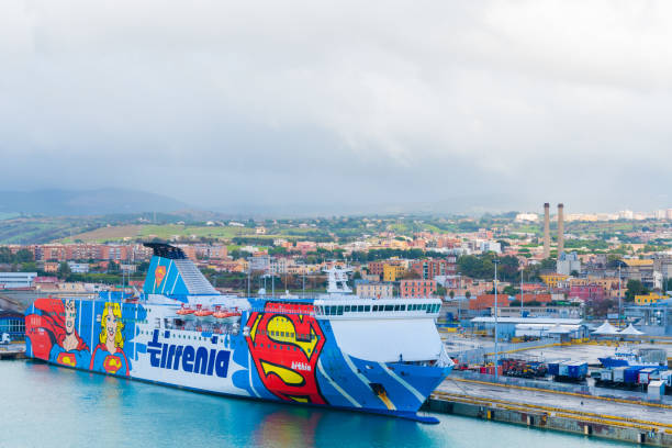 паромное судно tirrenia bithia - superman superhero heroes business стоковые фото и изображения