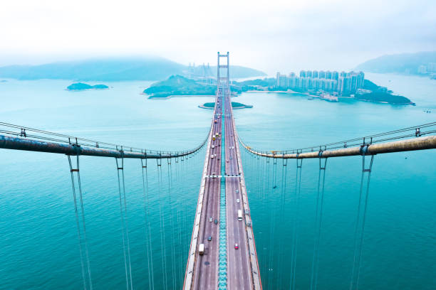 pont tsing ma de hong kong - hong kong skyline panoramic china photos et images de collection