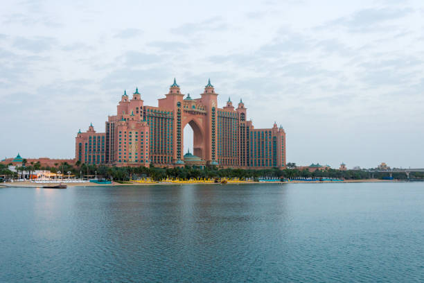 Hotel Atlantis at Jumeirah Palm in Dubai Dubei, UAE - December 7. 2019 - the Hotel Atlantis is reminiscent of a thousand and one nights. It is located at the top of the artificial island of Jumeirah Palm and is visible from afar. Its typical shape attracts many tourists atlantis the palm stock pictures, royalty-free photos & images