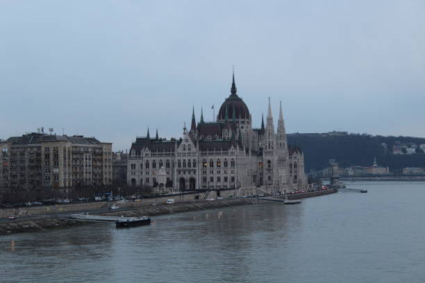 istock View of Parliament in Budapest in the evening 1220355113