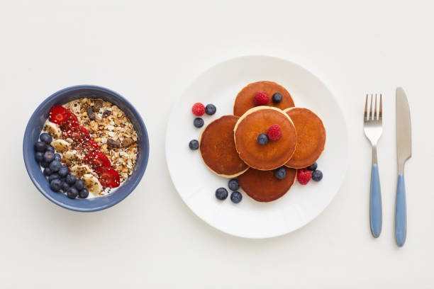 건강한 아침 식사 배경 - granola cereal breakfast stack 뉴스 사진 이미지