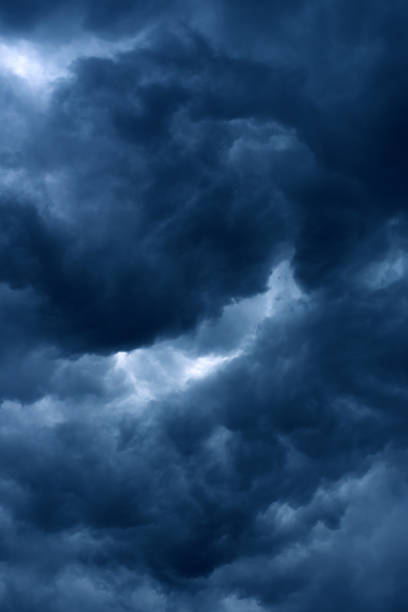 gewitterwolken im sommer - storm cloud cloud cloudscape cumulonimbus stock-fotos und bilder