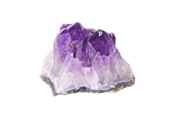 природный аметист - precious gem rough stone amethyst стоковые фото и изображения