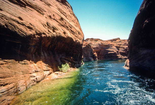 istock Lake Powell - Clear Waters - 1998 1220441926