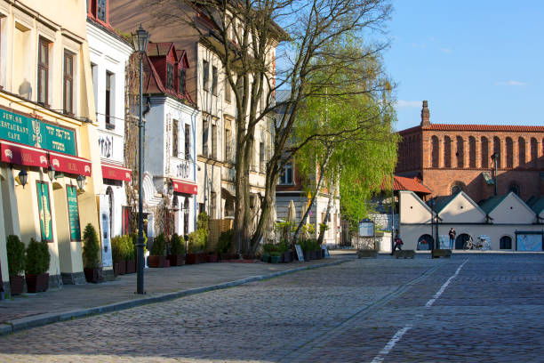 ポーランド、クラクフのスジェッカ通りにあるユダヤ人地区の15世紀の旧シナゴーグ - 15th street ストックフォトと画像