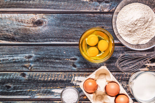 베이커리 제품 - 밀가루, 계란, 우유. - groceries food cake domestic kitchen 뉴스 사진 이미지