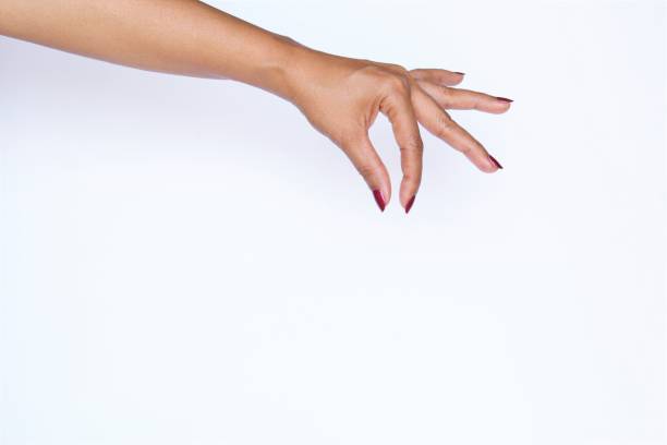 gesto della mano della donna che sceglie la foto - fingernail nail polish women human hand foto e immagini stock
