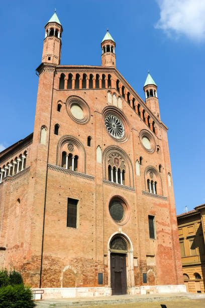istock Beautiful architecture of catholic church (Cattedrale di Cremona - Santa Maria Assunta). 1220665264