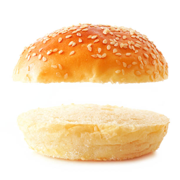 복사 공간이있는 흰색 배경에 참깨 햄버거 빵을 엽니 다. - hamburger bun bread isolated 뉴스 사진 이미지
