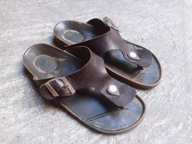 istock slippers fashion 1220676353
