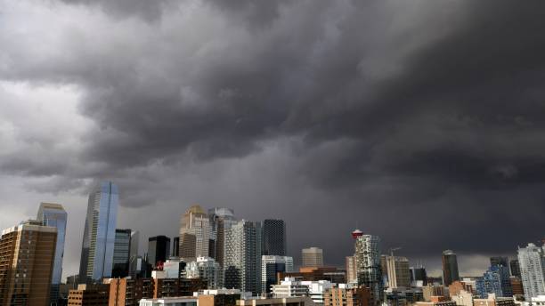 istock April storm threatens Calgary's downtown 1220691888