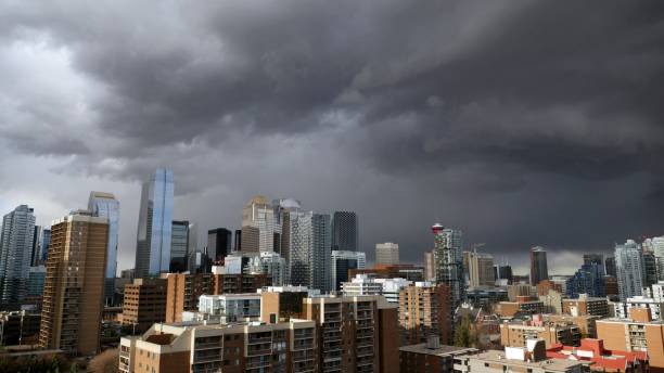 istock April storm threatens Calgary's downtown 1220691890