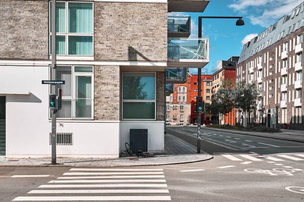 residential building in copenhagen, denmark. - denmark copenhagen brick street imagens e fotografias de stock