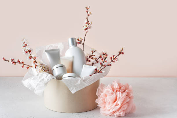 Set of cosmetics in a round gift box.
