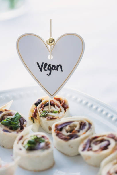 amore vegano - tray sandwich wrap sandwich party foto e immagini stock
