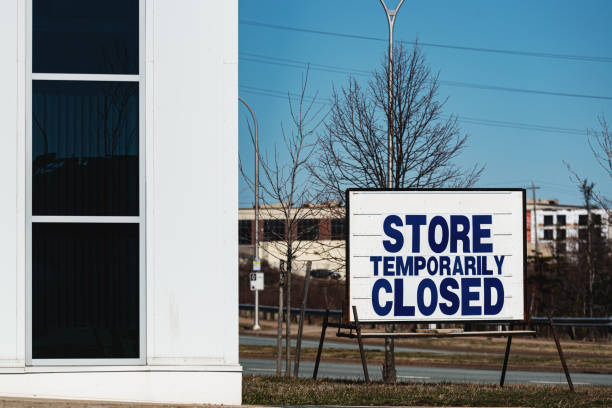 istock Store Temporarily Closed 1220802753