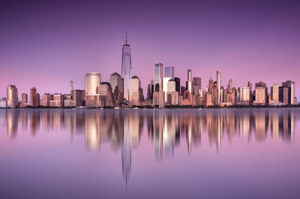 horizonte da cidade de manhattan em nova york eua - new jersey usa commercial dock cityscape - fotografias e filmes do acervo