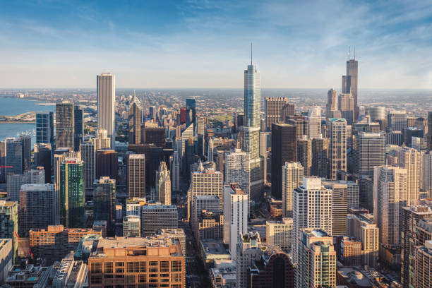 urban chicago cityscape golden hour aerial view - chicago imagens e fotografias de stock