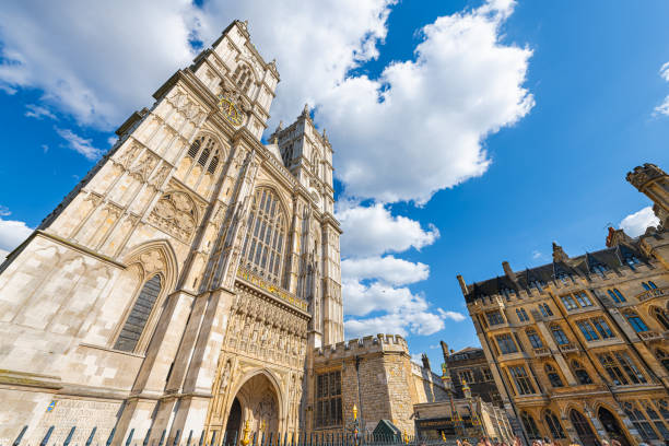 amplia vista de la arquitectura exterior de gran angular del histórico edificio de la catedral de la abadía de westminster - 13607 fotografías e imágenes de stock