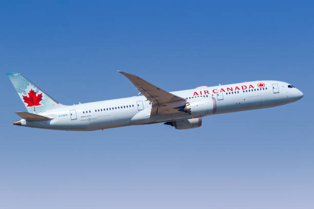 air canada boeing 787-9 dreamliner airplane frankfurt airport - boeing 787 air vehicle airplane imagens e fotografias de stock