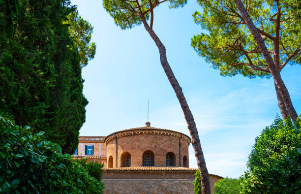 istock Rome and its art treasures 1220939667
