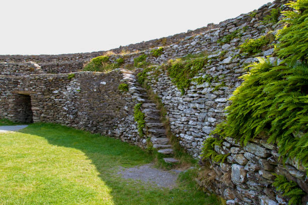 grianan von aileach - hillfort stock-fotos und bilder