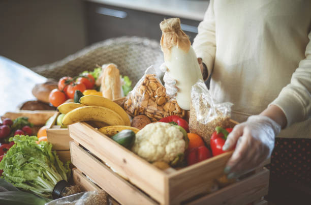 istock Food -Delivering 1221186818