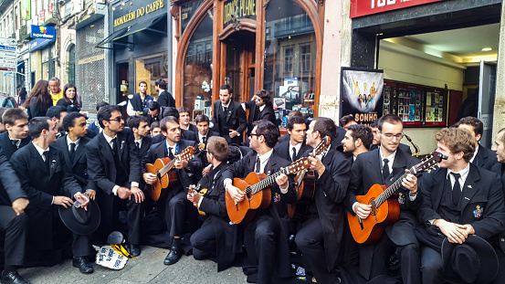In March 2015, a music band was playing music in the streets of Porto, Portugal
