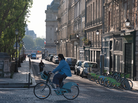 Paris, April 23rd 2020. Paris and the Ile-de-France region plan to create new cycling networks in order to ease the flow of daily travelers in the capital.