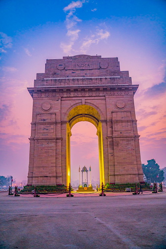 The India Gate is a war memorial located astride the Rajpath, on the eastern edge of the \