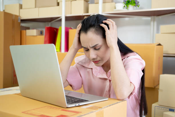 istock Unhappy online seller 1221302594