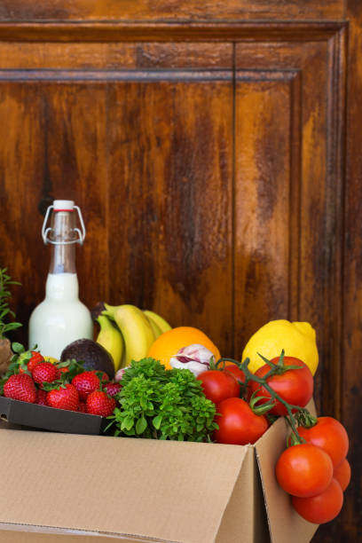 istock Zero waste no plastic safe home delivery food service 1221367212