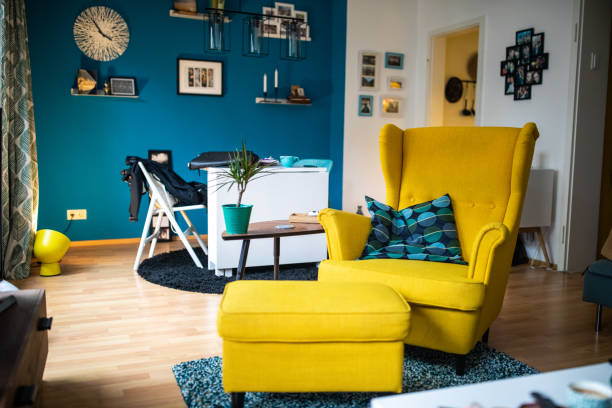 interior moderno de la sala de estar - living room blue sofa carpet fotografías e imágenes de stock