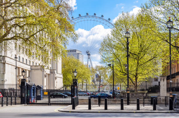 london eye (koło millenium), wielka brytania - whitehall street zdjęcia i obrazy z banku zdjęć