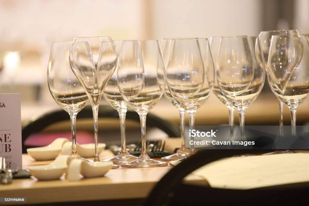 https://media.istockphoto.com/id/1221496848/photo/wine-glasses-set-for-italian-wine-tasting-in-rome-italy.jpg?s=1024x1024&w=is&k=20&c=qL0xheuvg5MTnnrDuxDVbMT5DLE4VI4eNFbTR6HCa4g=