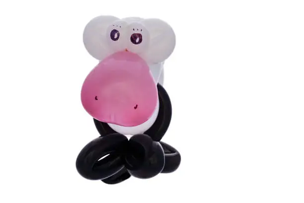 S es balloon sheep from balloons in white with black legs and pink muzzle. Ideal for children - balloon animals balloon figures