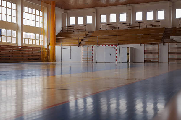 sala de ginástica - school gymnasium - fotografias e filmes do acervo