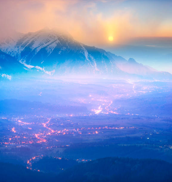 vue de nuit de zakopane - poland mountain tatra mountains giewont photos et images de collection