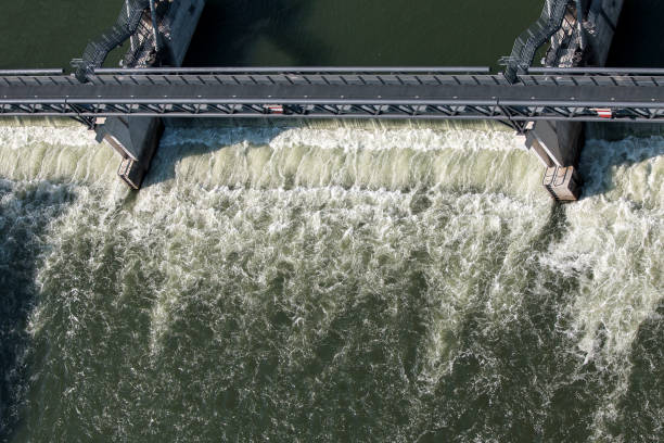istock Dam bridge over the Seine 1221660957