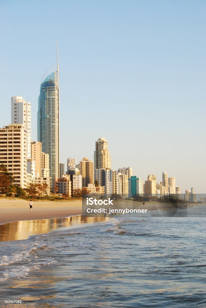 Amanhecer costa de Surfers Paradise, Queensland, Austrália - Foto de stock de Surfer's Paradise - Austrália royalty-free