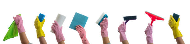 akcesoria do czyszczenia na rękawiczkach izolowane na białym tle. - gloved hand zdjęcia i obrazy z banku zdjęć