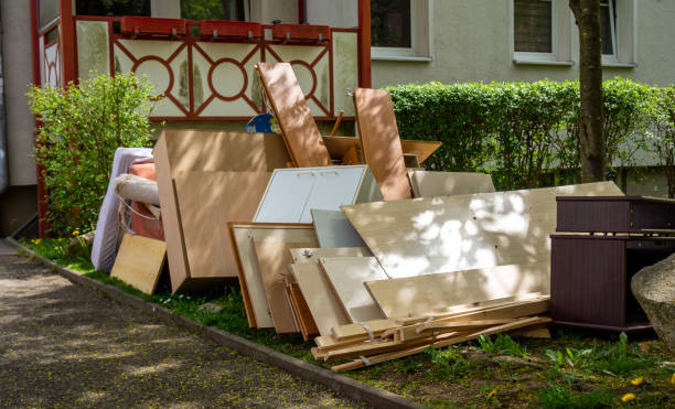 istock Bulky waste collection Household breakdown in the city 1221681341