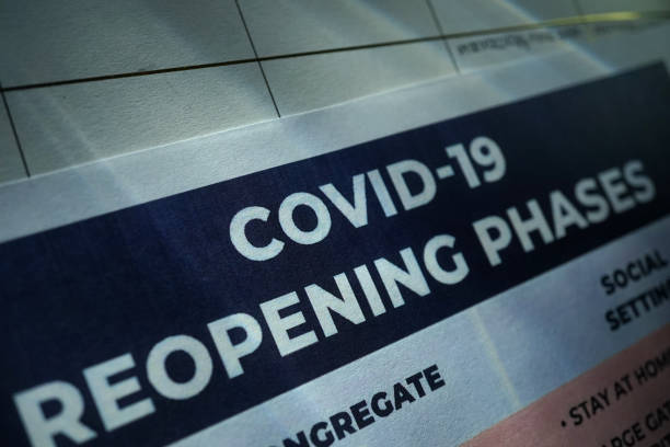 Covid 19 shot of coronavirus reopening photos stock pictures, royalty-free photos & images